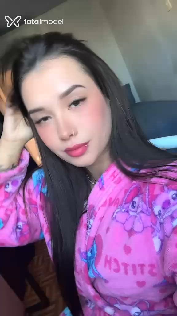 Acompanhante mulher com cabelo castanho de olhos pretos - Lara Acompanhante mulher com cabelo castanho de olhos pretos - Lara