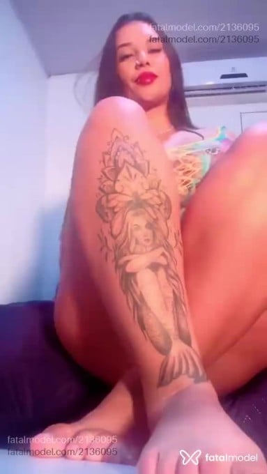 Acompanhante mulher com cabelo castanho de olhos pretos em Lages Acompanhante mulher com cabelo castanho de olhos pretos em Lages - Lara