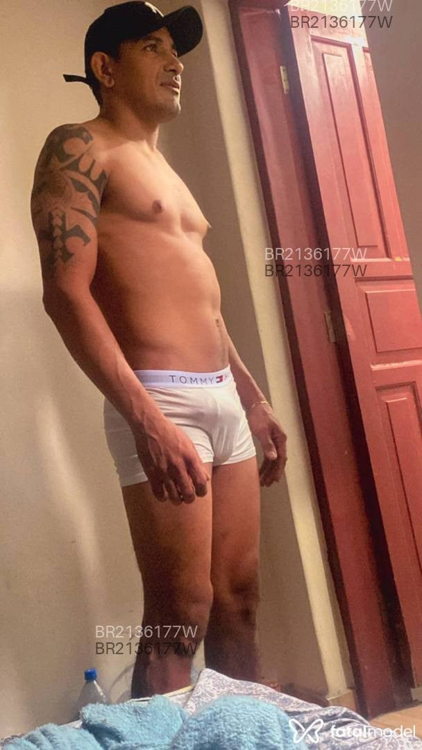 Acompanhante homem morena (o) de olhos castanhos - Raul Acompanhante homem morena (o) de olhos castanhos - Raul