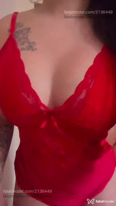 Acompanhante mulher morena (o) de olhos verdes - Jade Alencar