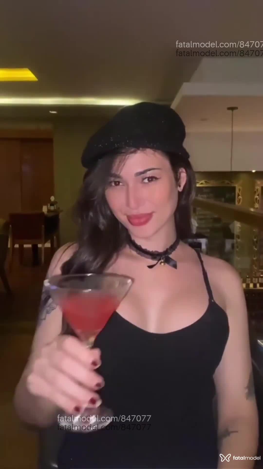 Acompanhante mulher trans morena (o) de olhos castanhos - Sofia Grant