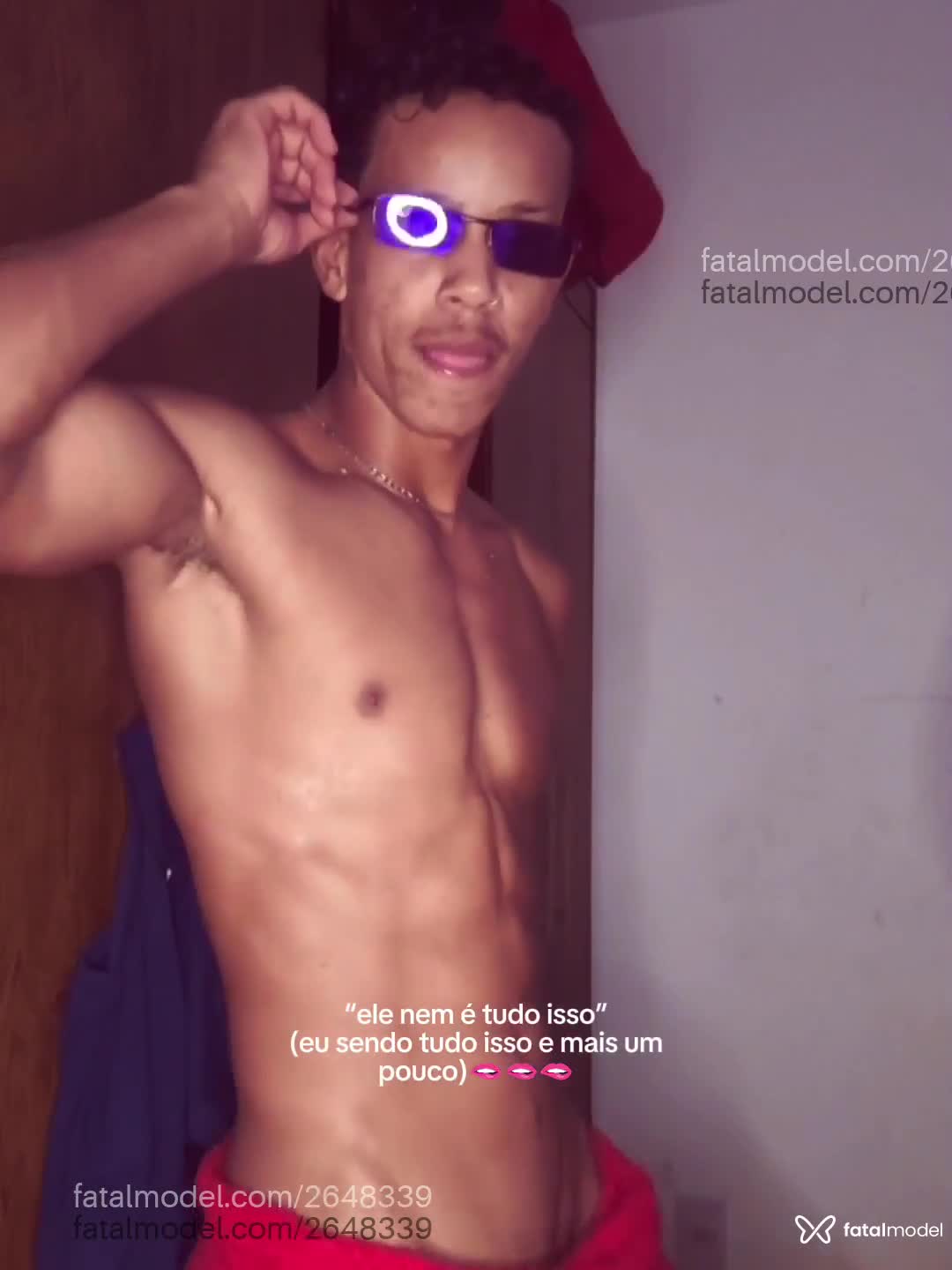 Acompanhante homem loira (o) de olhos pretos em Riachinho - Pinto Mole