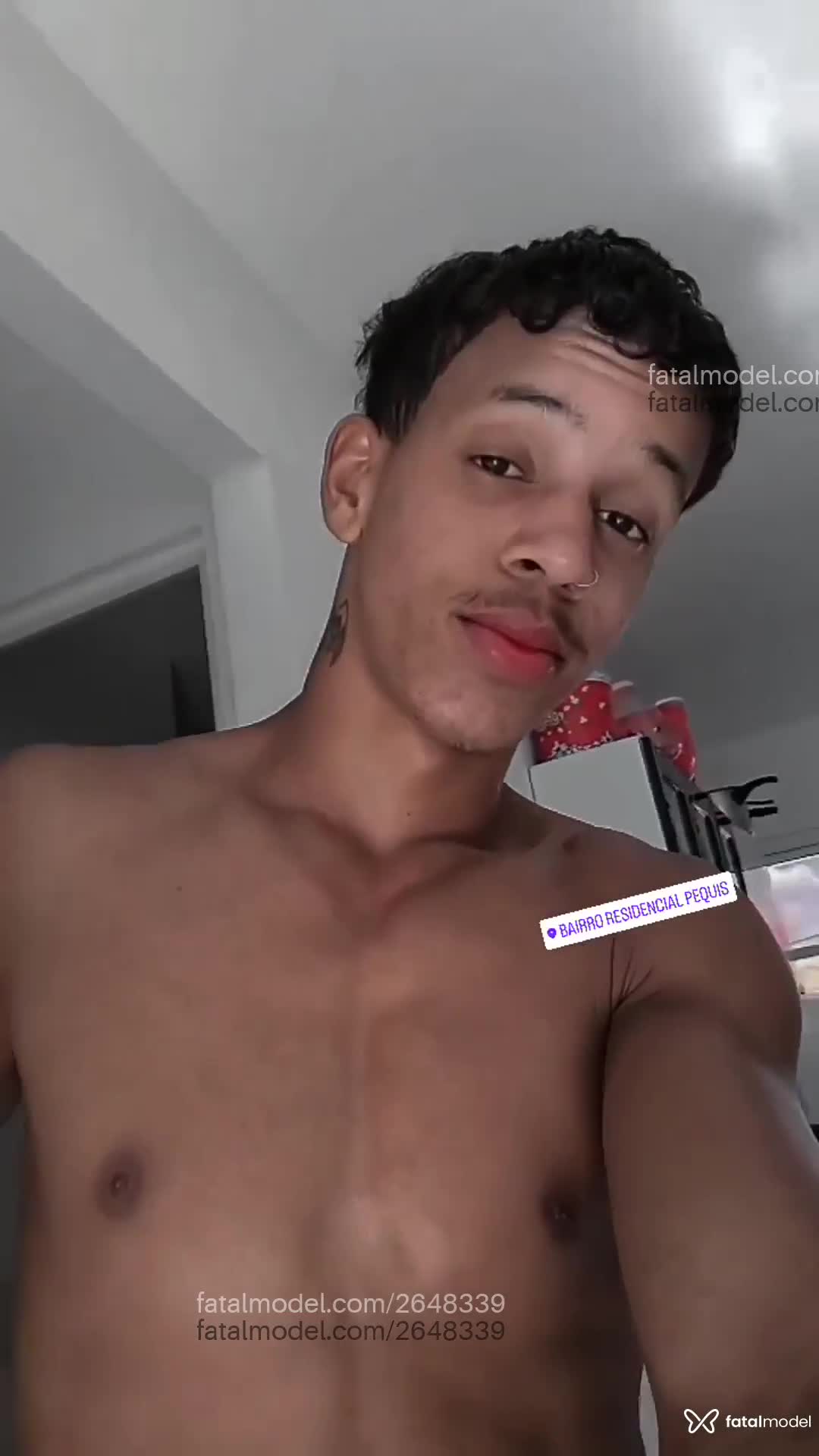 Acompanhante homem loira (o) de olhos pretos em Riachinho - Pinto Mole