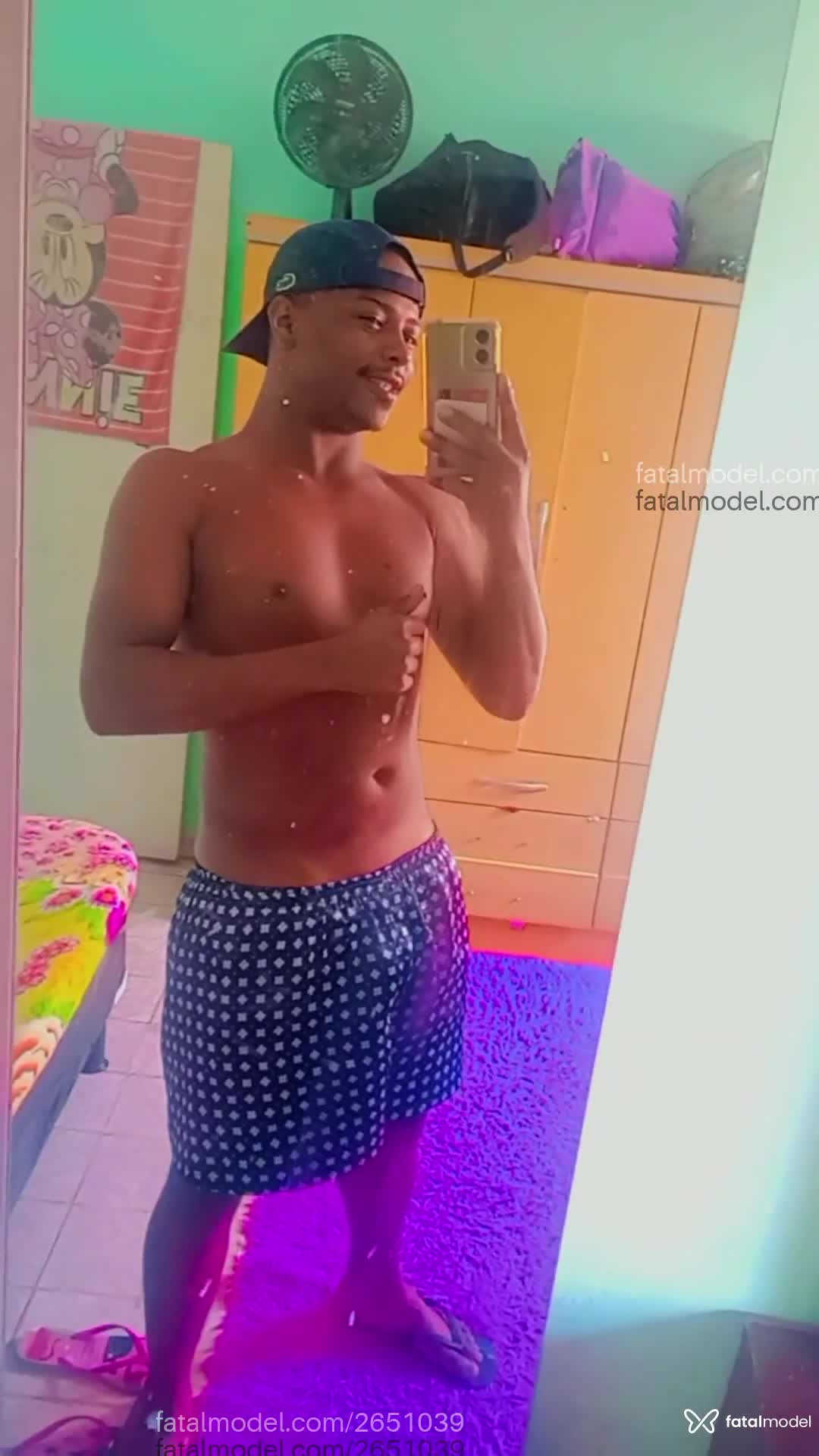 Acompanhante homem com cabelo castanho de olhos pretos em São Paulo - Thallys