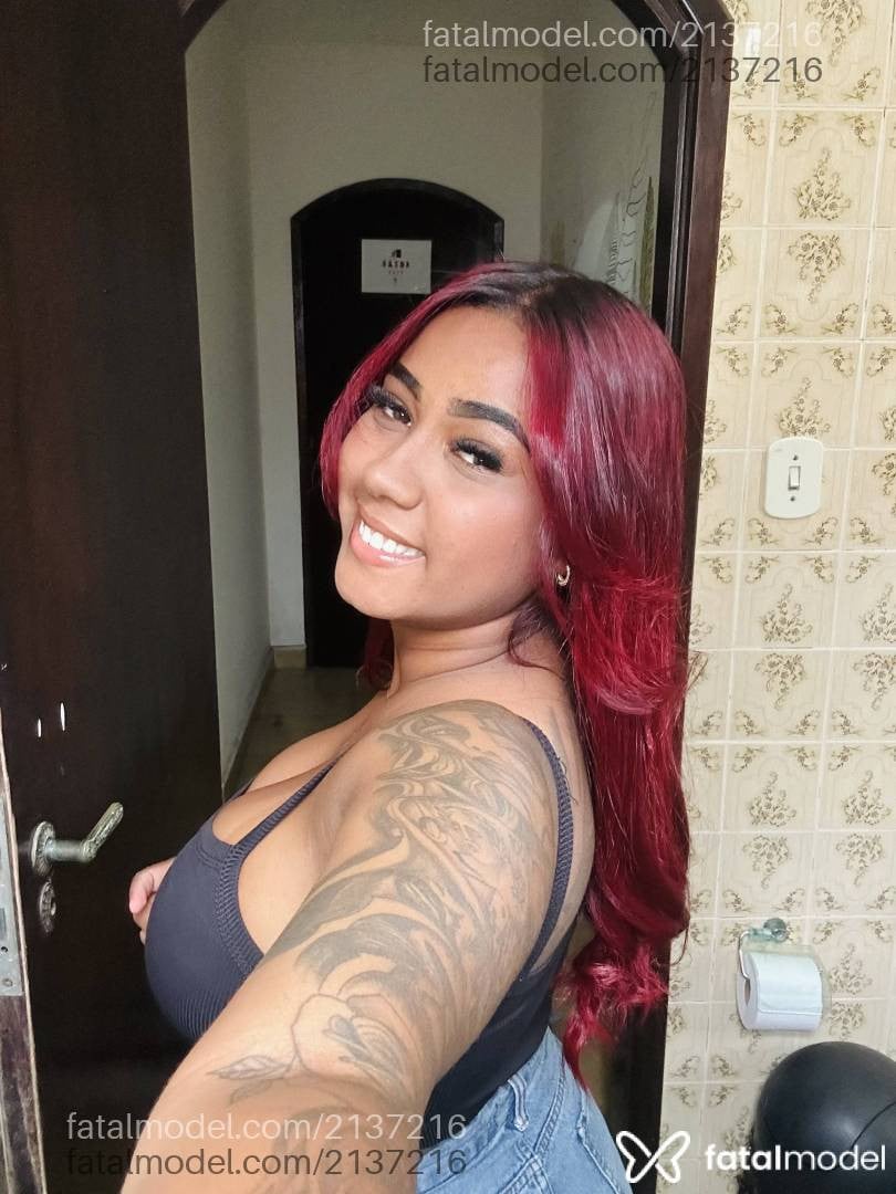 Acompanhante mulher com cabelo castanho de olhos pretos - Isis Campos