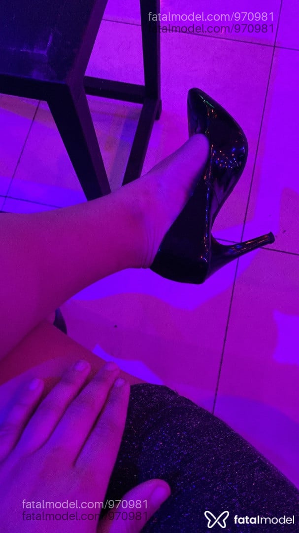 Acompanhante mulher com cabelo castanho de olhos castanhos - Rafaella Acompanhante mulher com cabelo castanho de olhos castanhos - Rafaella
