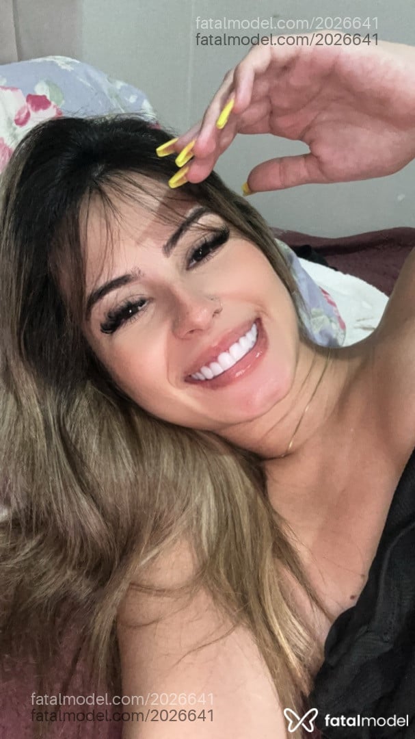 Acompanhante mulher loira (o) de olhos castanhos em Fortaleza - Lari Escobar