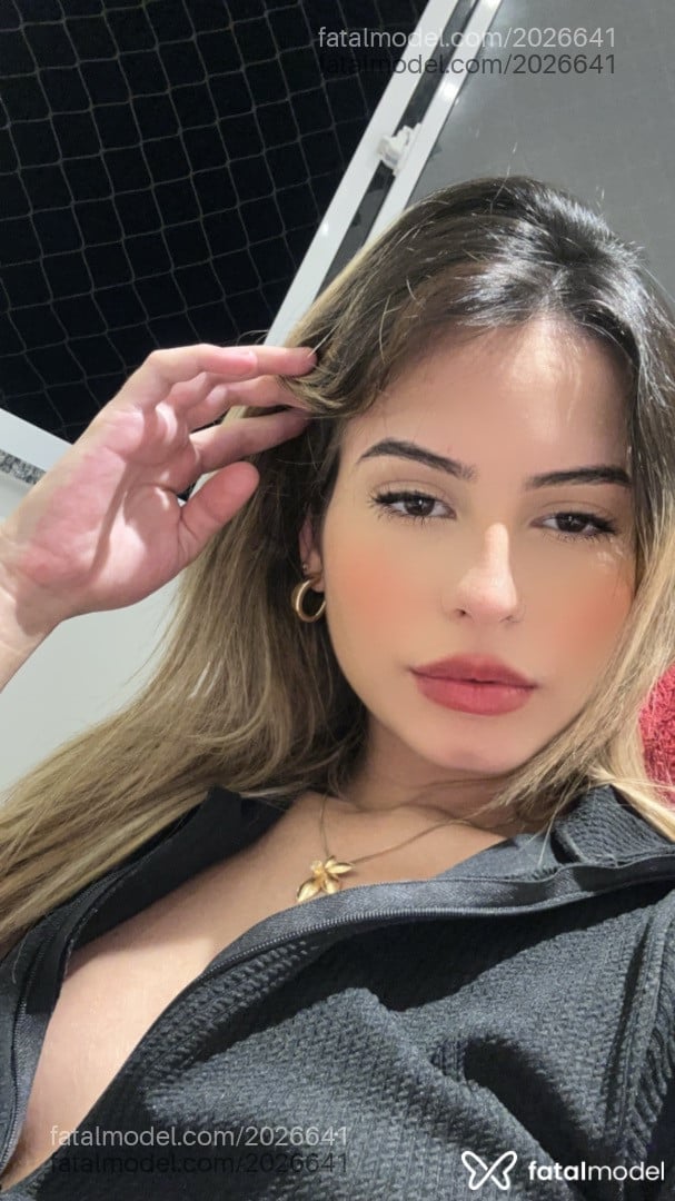 Acompanhante mulher loira (o) de olhos castanhos em Fortaleza - Lari Escobar