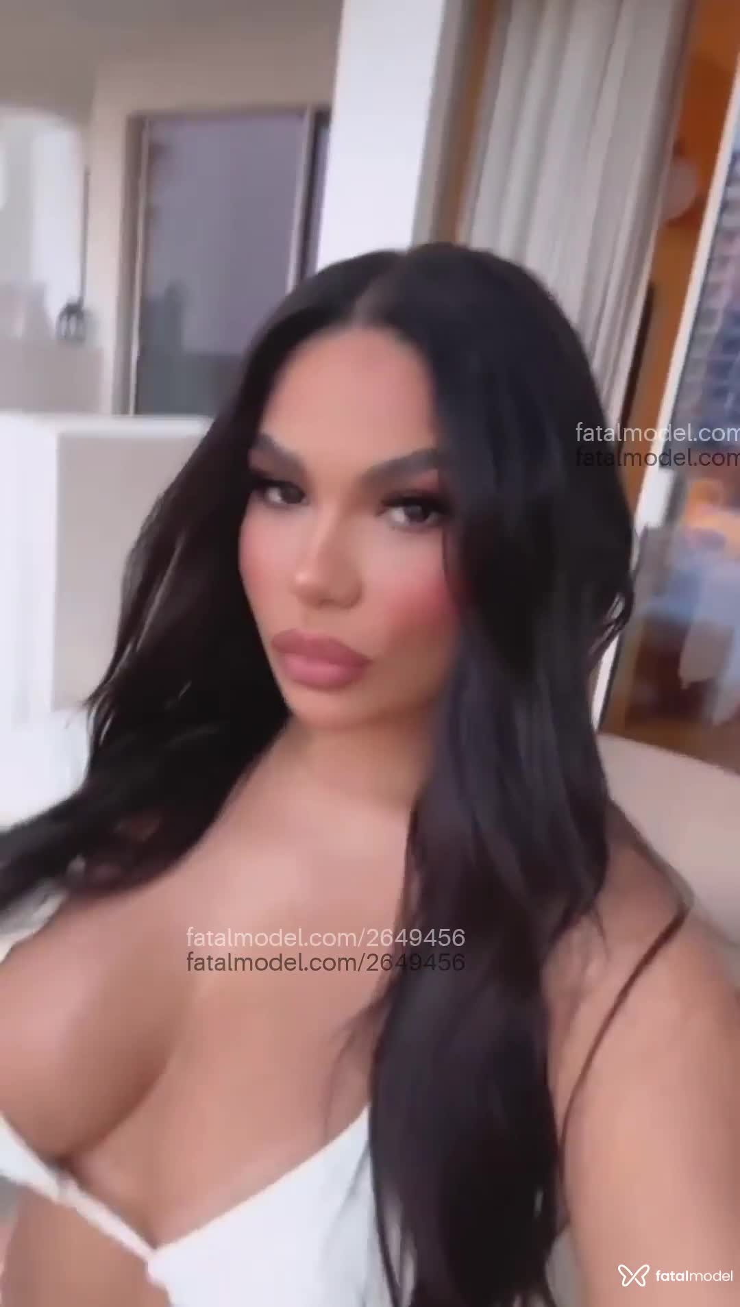 Acompanhante mulher morena (o) de olhos pretos em Salvador Acompanhante mulher morena (o) de olhos pretos em Salvador - Barbara Ferracini
