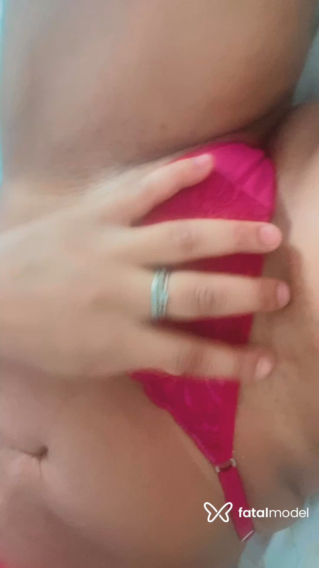 Acompanhante mulher morena (o) de olhos castanhos - Regiane Oliver Acompanhante mulher morena (o) de olhos castanhos - Regiane Oliver