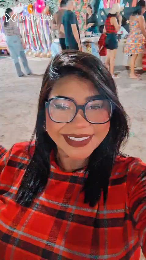 Acompanhante mulher morena (o) de olhos pretos - Nicole Acompanhante mulher morena (o) de olhos pretos - Nicole