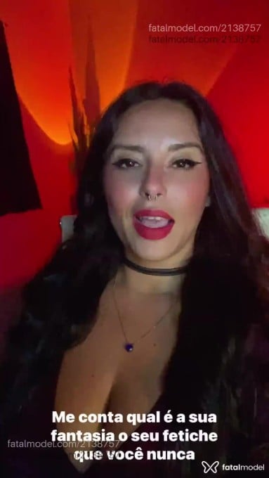Acompanhante mulher com cabelo castanho de olhos castanhos em Virtual - Almalivre
