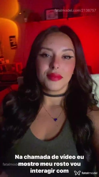 Acompanhante mulher com cabelo castanho de olhos castanhos em Virtual - Almalivre