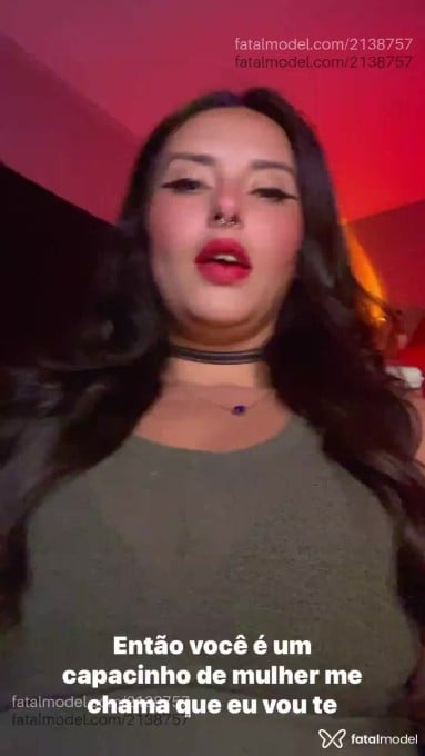 Acompanhante mulher com cabelo castanho de olhos castanhos em Virtual - Almalivre
