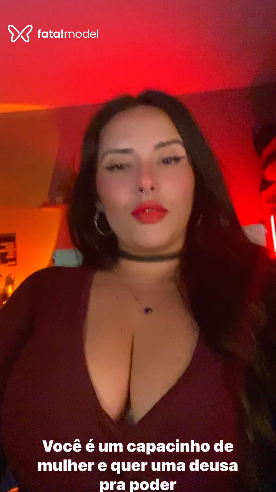 Acompanhante mulher com cabelo castanho de olhos castanhos - Almalivre
