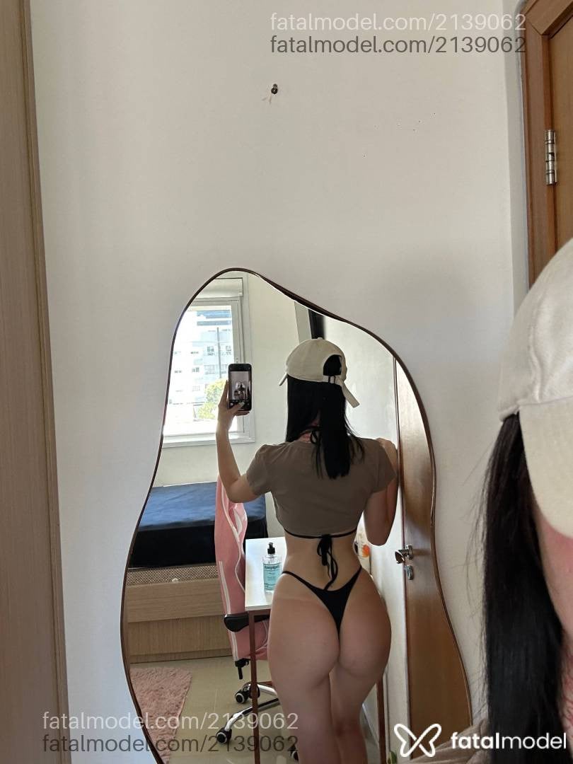 Acompanhante mulher com cabelo castanho de olhos verdes - Niccolly Andrade