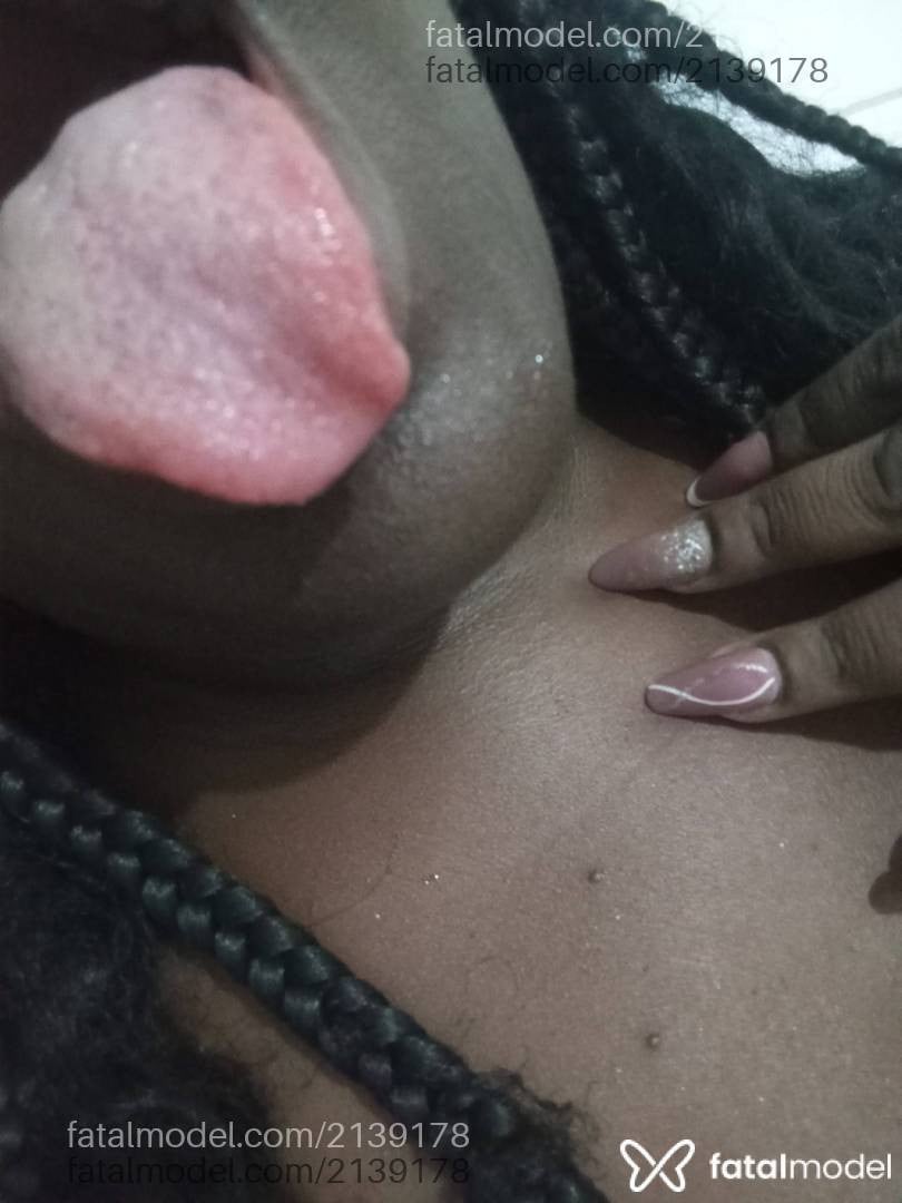 Acompanhante mulher morena (o) de olhos pretos - Pretagatagg Acompanhante mulher morena (o) de olhos pretos - Pretagatagg