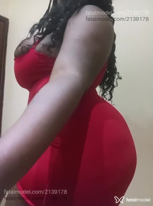 Acompanhante mulher morena (o) de olhos pretos - Pretagatagg Acompanhante mulher morena (o) de olhos pretos - Pretagatagg