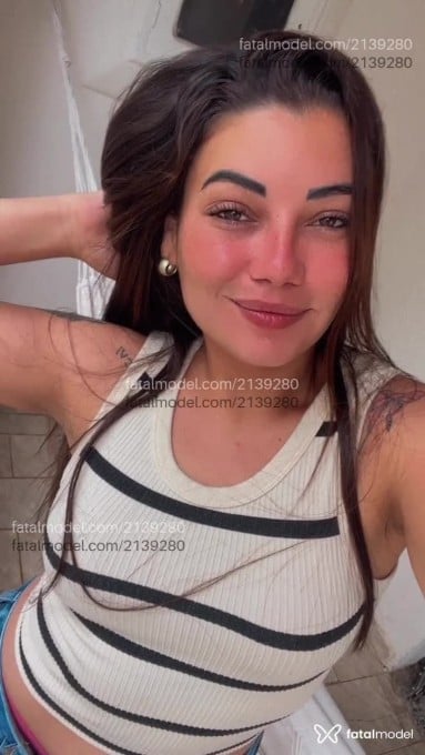 Acompanhante mulher com cabelo castanho de olhos castanhos - Ana Clara