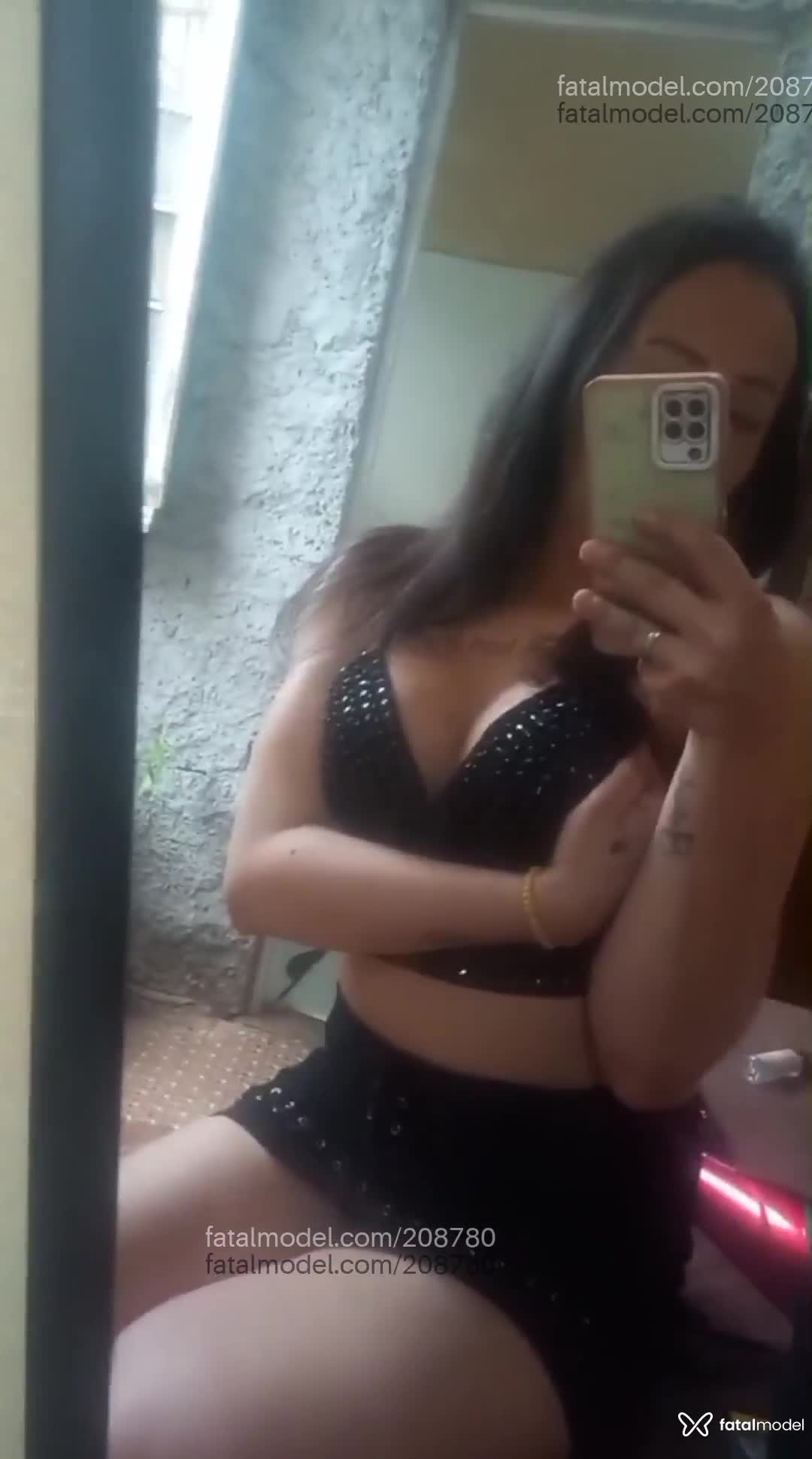 Acompanhante travesti morena (o) de olhos pretos em Cruz Alta Acompanhante travesti morena (o) de olhos pretos em Cruz Alta - Larissa Fogaça