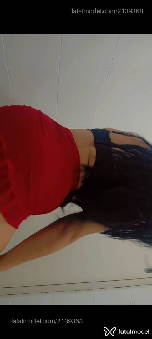 Acompanhante mulher morena (o) de olhos verdes - Mia Tokio