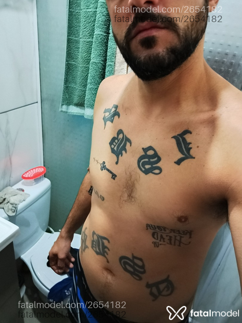 Acompanhante homem morena (o) de olhos castanhos - Bê Tattoo