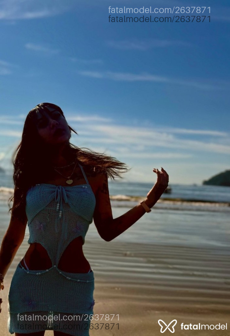 Acompanhante mulher morena (o) de olhos azuis em Virtual - Lizzie Novak