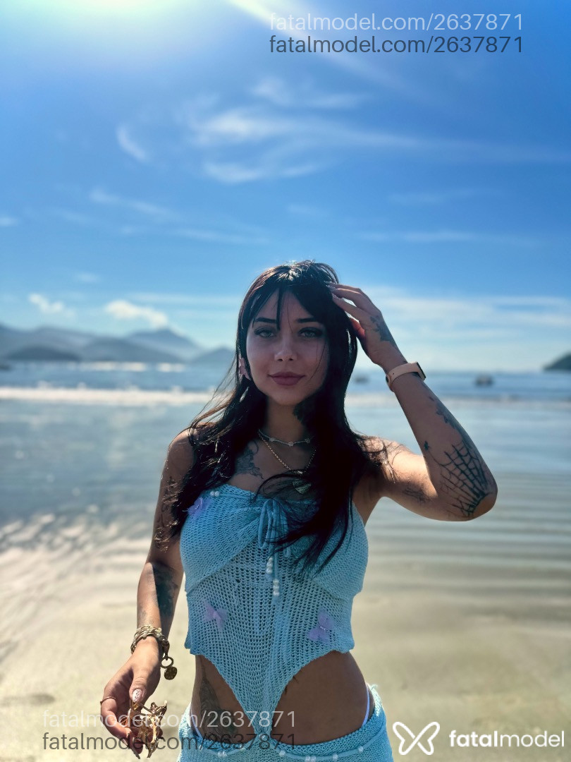 Acompanhante mulher morena (o) de olhos azuis em Virtual - Lizzie Novak