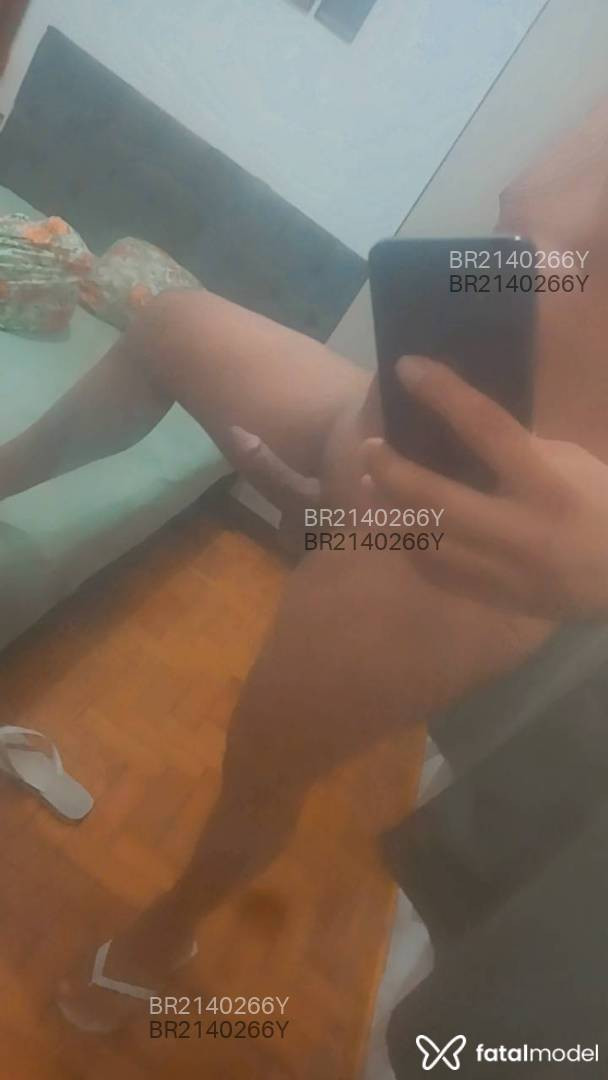 Acompanhante homem morena (o) de olhos mel em Cabo Frio Acompanhante homem morena (o) de olhos mel em Cabo Frio - Hugo Santis