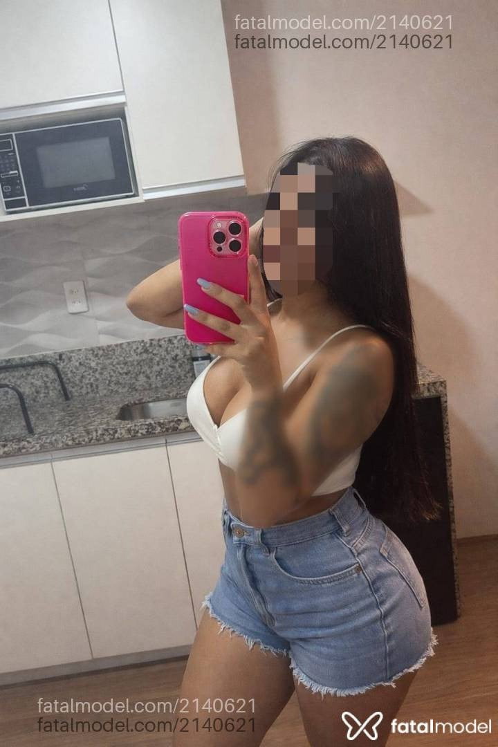 Acompanhante mulher com cabelo colorido de olhos cinza em Ponta Grossa Acompanhante mulher com cabelo colorido de olhos cinza em Ponta Grossa - Bella Campos
