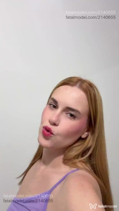 Acompanhante mulher com cabelo castanho de olhos verdes em São Paulo - Rafaela Gomes
