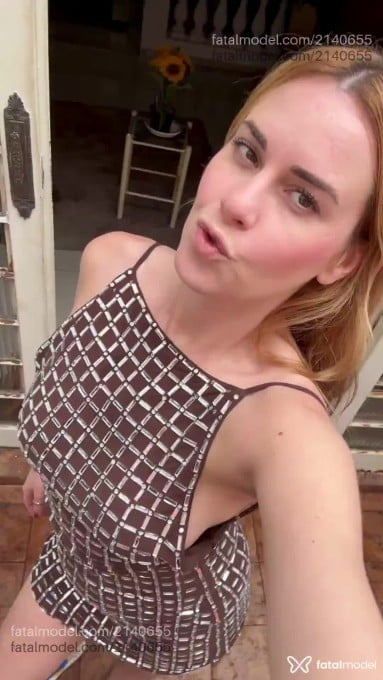 Acompanhante mulher com cabelo castanho de olhos verdes em São Paulo - Rafaela Gomes