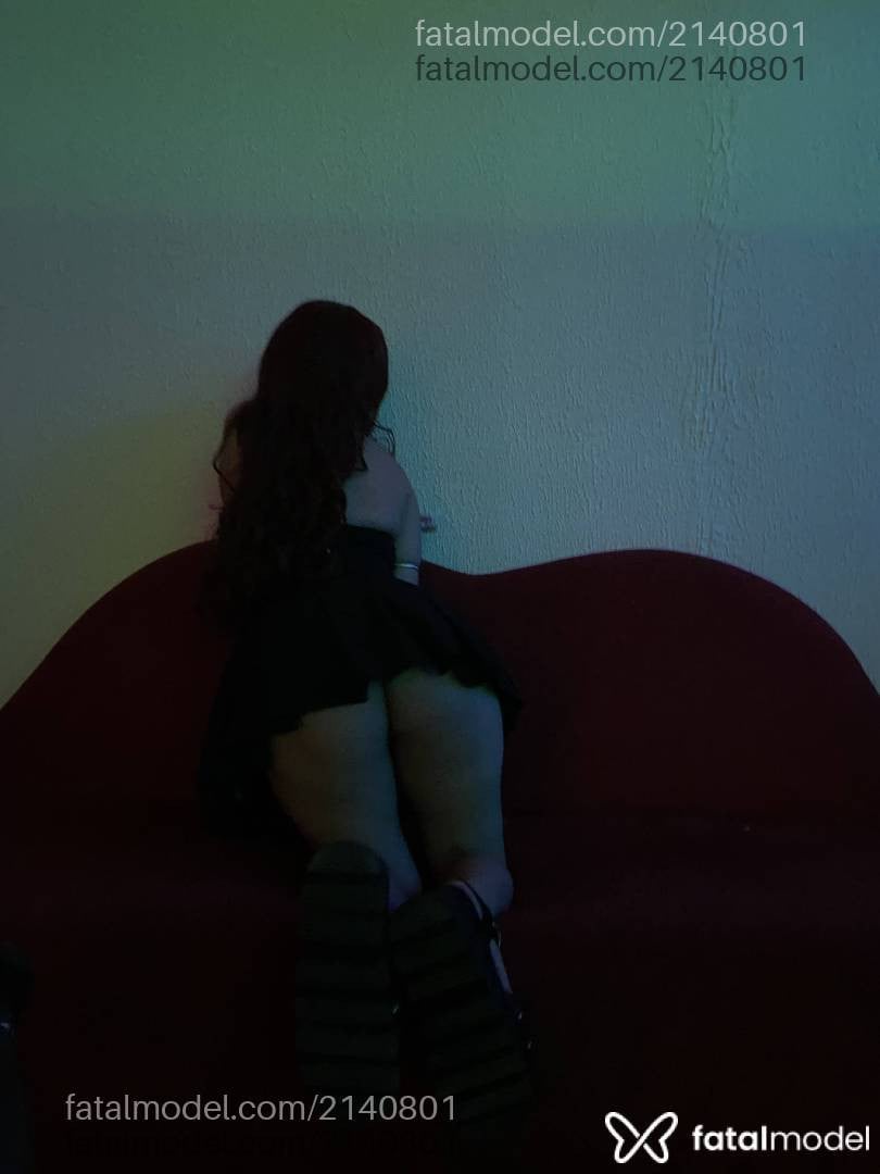 Acompanhante mulher ruiva (o) de olhos castanhos - Zayra