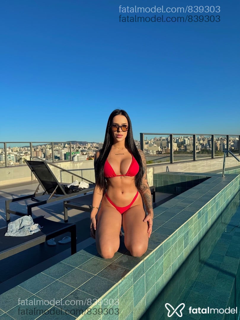 Acompanhante mulher morena (o) de olhos castanhos - Amanda