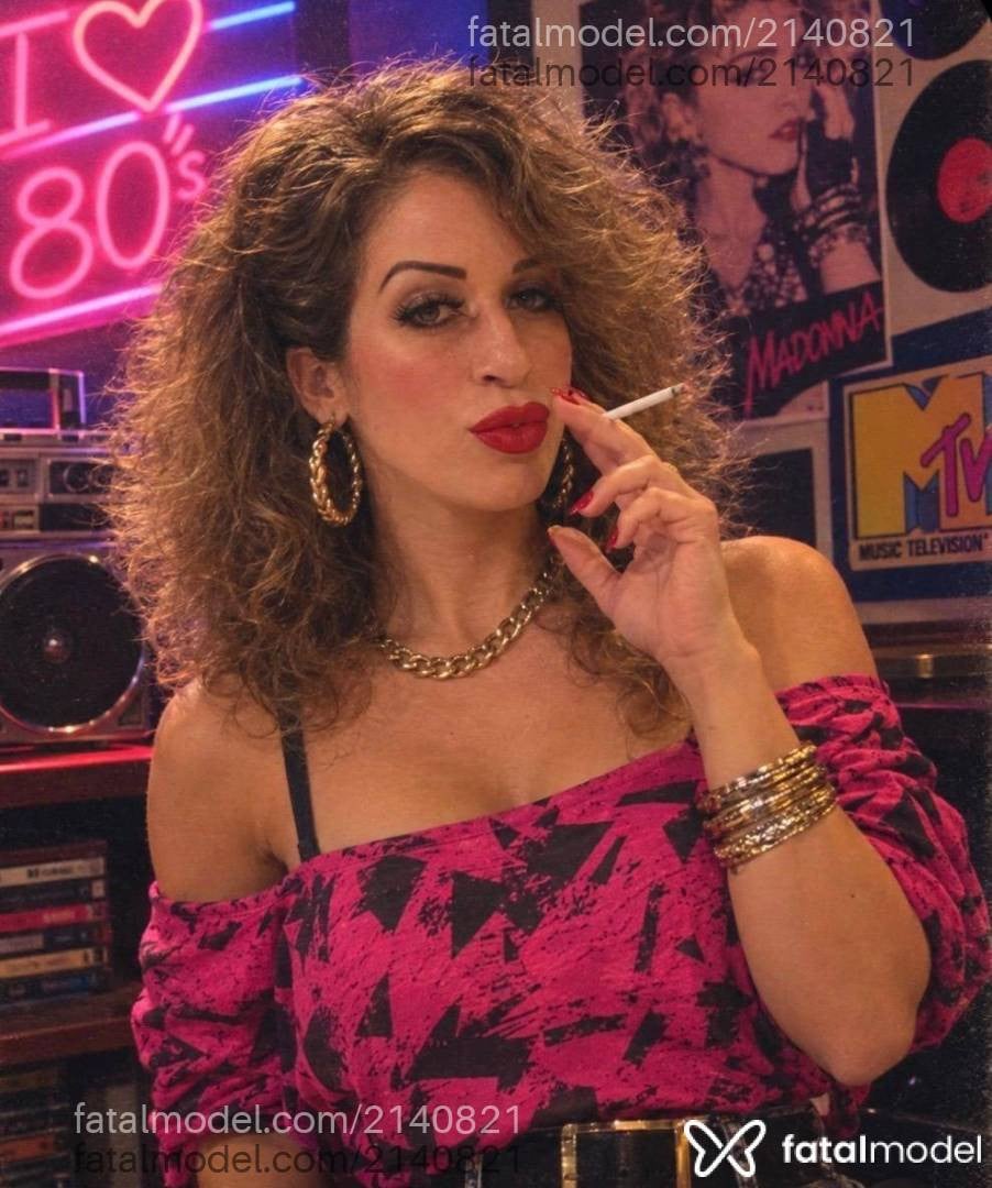 Acompanhante mulher loira (o) de olhos castanhos - Catharina Andrade
