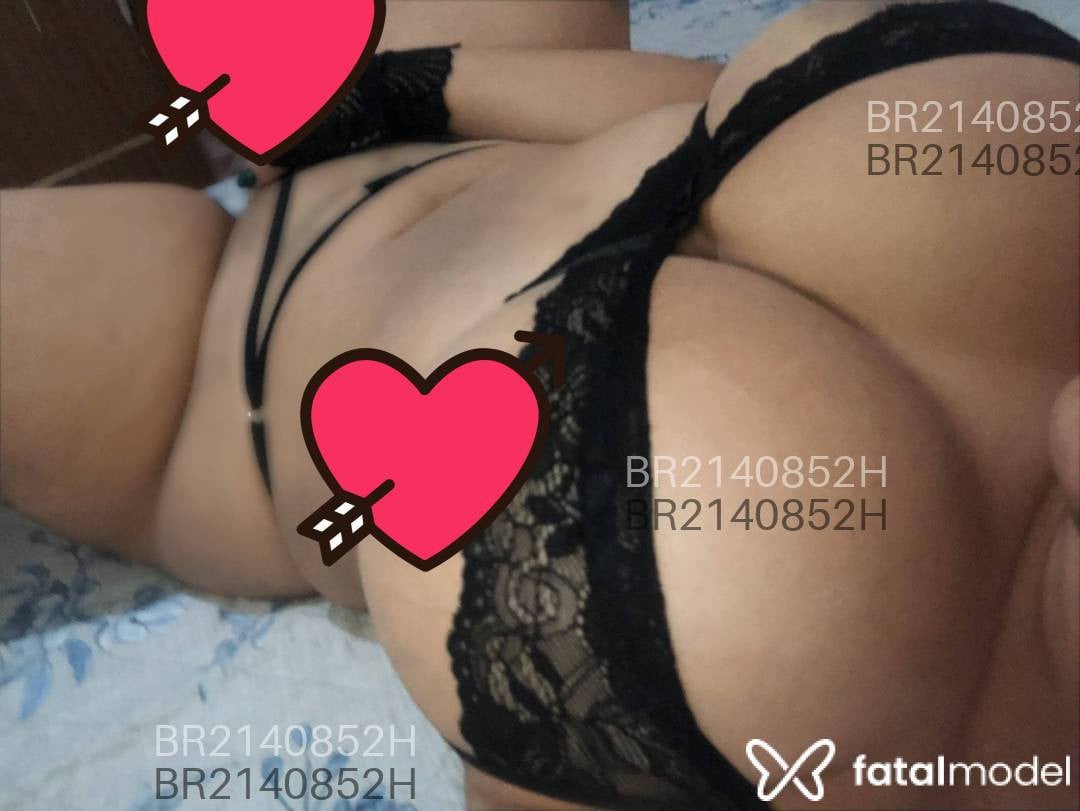 Acompanhante mulher loira (o) de olhos pretos - Yara Valentína