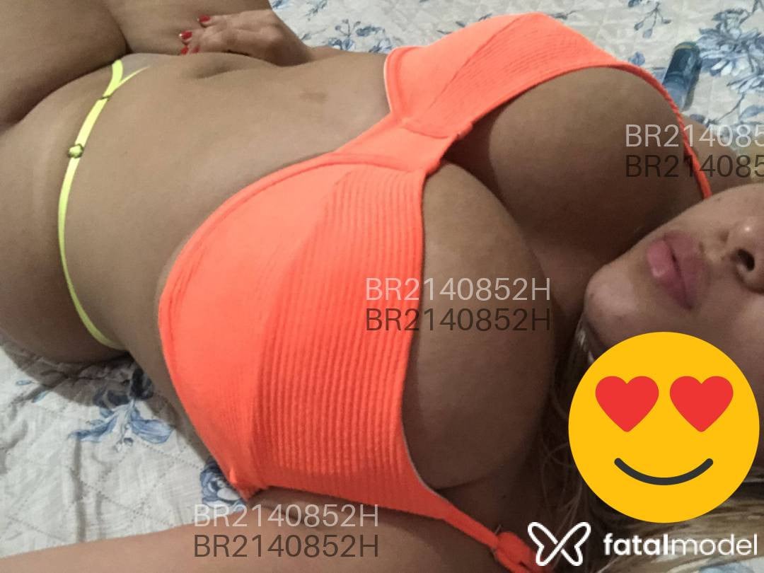 Acompanhante mulher loira (o) de olhos pretos - Yara Valentína