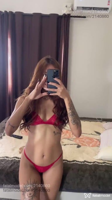 Acompanhante mulher morena (o) de olhos pretos - Arya Saad Acompanhante mulher morena (o) de olhos pretos - Arya Saad