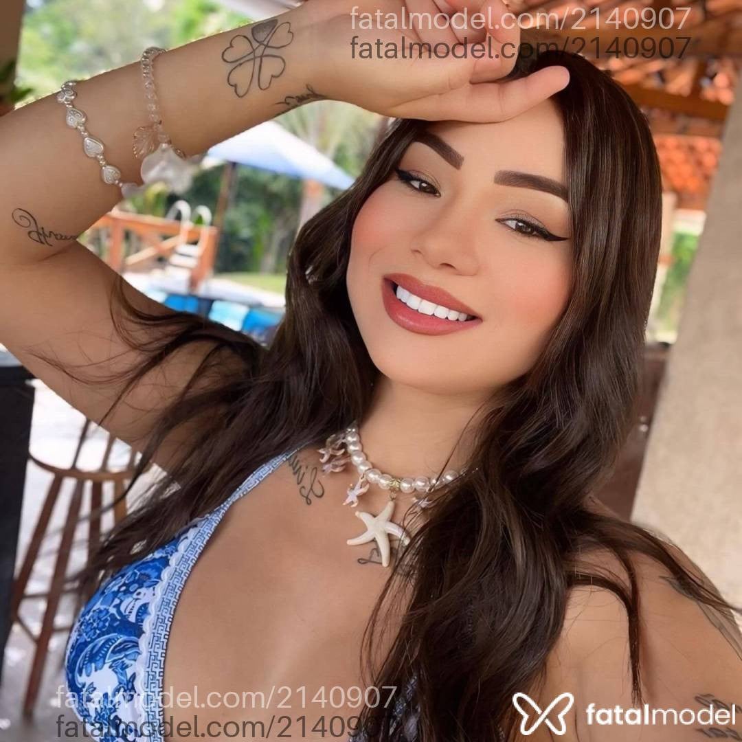 Acompanhante mulher com cabelo castanho de olhos mel - Mayumi Lancaster