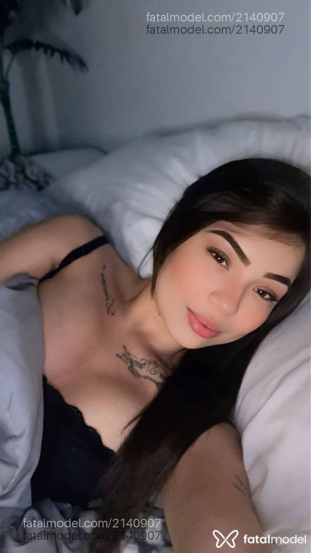 Acompanhante mulher com cabelo castanho de olhos mel - Mayumi Lancaster