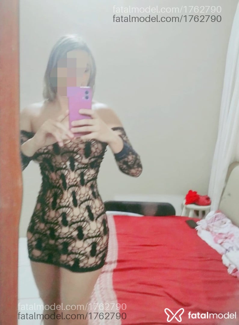 Acompanhante mulher loira (o) de olhos verdes em Curitiba Acompanhante mulher loira (o) de olhos verdes em Curitiba - Vivi Macedo