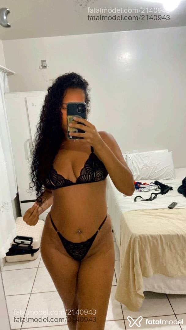 Acompanhante mulher morena (o) de olhos castanhos - Manu