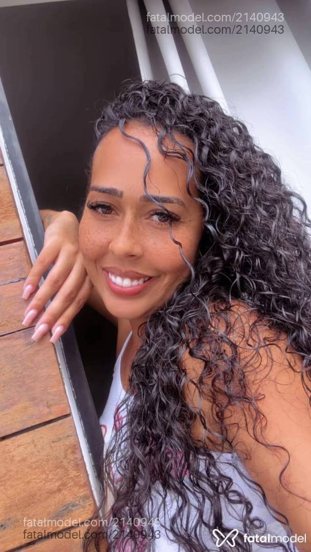 Acompanhante mulher morena (o) de olhos castanhos - Manu