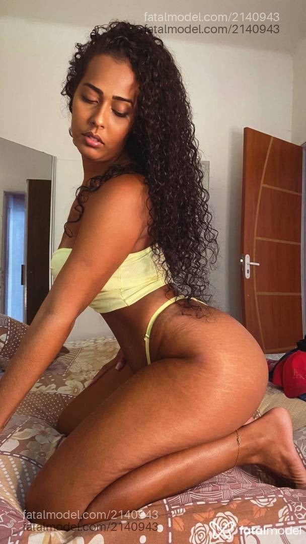 Acompanhante mulher morena (o) de olhos castanhos - Manu