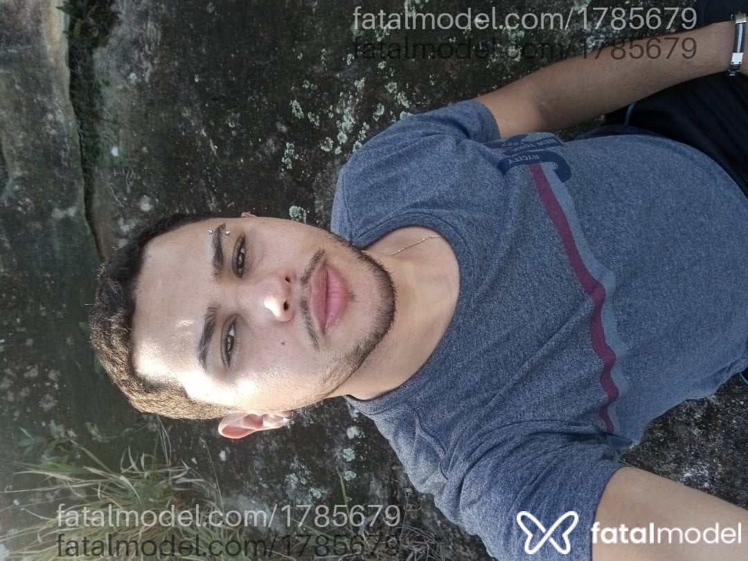 Acompanhante homem com cabelo castanho de olhos castanhos em Itapeva - Feeehbueno