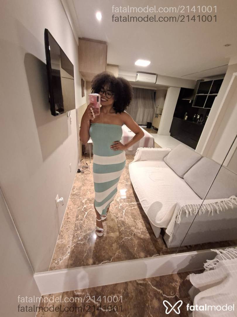 Acompanhante mulher com cabelo castanho de olhos castanhos em São Paulo - Mel