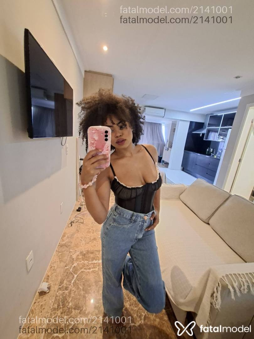 Acompanhante mulher com cabelo castanho de olhos castanhos em São Paulo - Mel