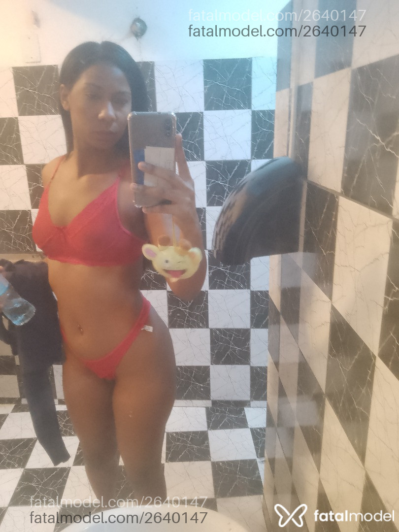 Acompanhante mulher com cabelo castanho de olhos castanhos em São Paulo Acompanhante mulher com cabelo castanho de olhos castanhos em São Paulo - Thays