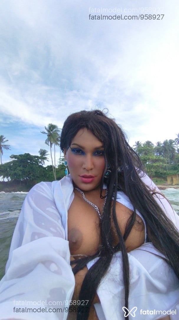 Acompanhante travesti morena (o) de olhos castanhos em Ilhéus - Deborah Roux