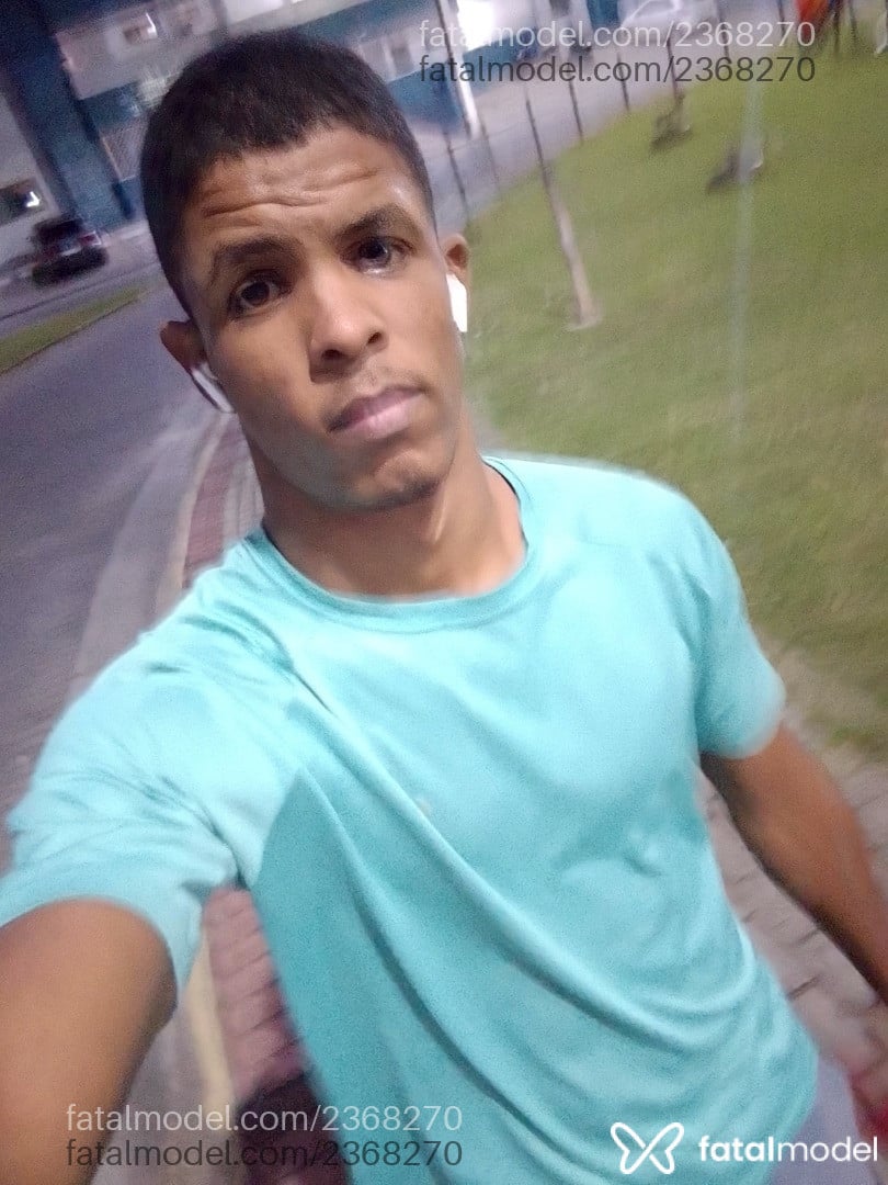 Acompanhante homem morena (o) de olhos castanhos - Morenochocolatejp Acompanhante homem morena (o) de olhos castanhos - Morenochocolatejp